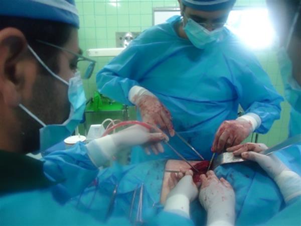 انجام عمل جراحی آناترفیک نفرولیتوتومی دربیمارستان حضرت رسول(ص)جوانرود